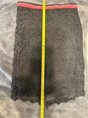 Trina Turk Black Floral Lace Pencil Skirt